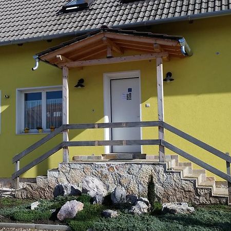 Hunters House Kft Bed And Breakfast Toltestava Exterior foto